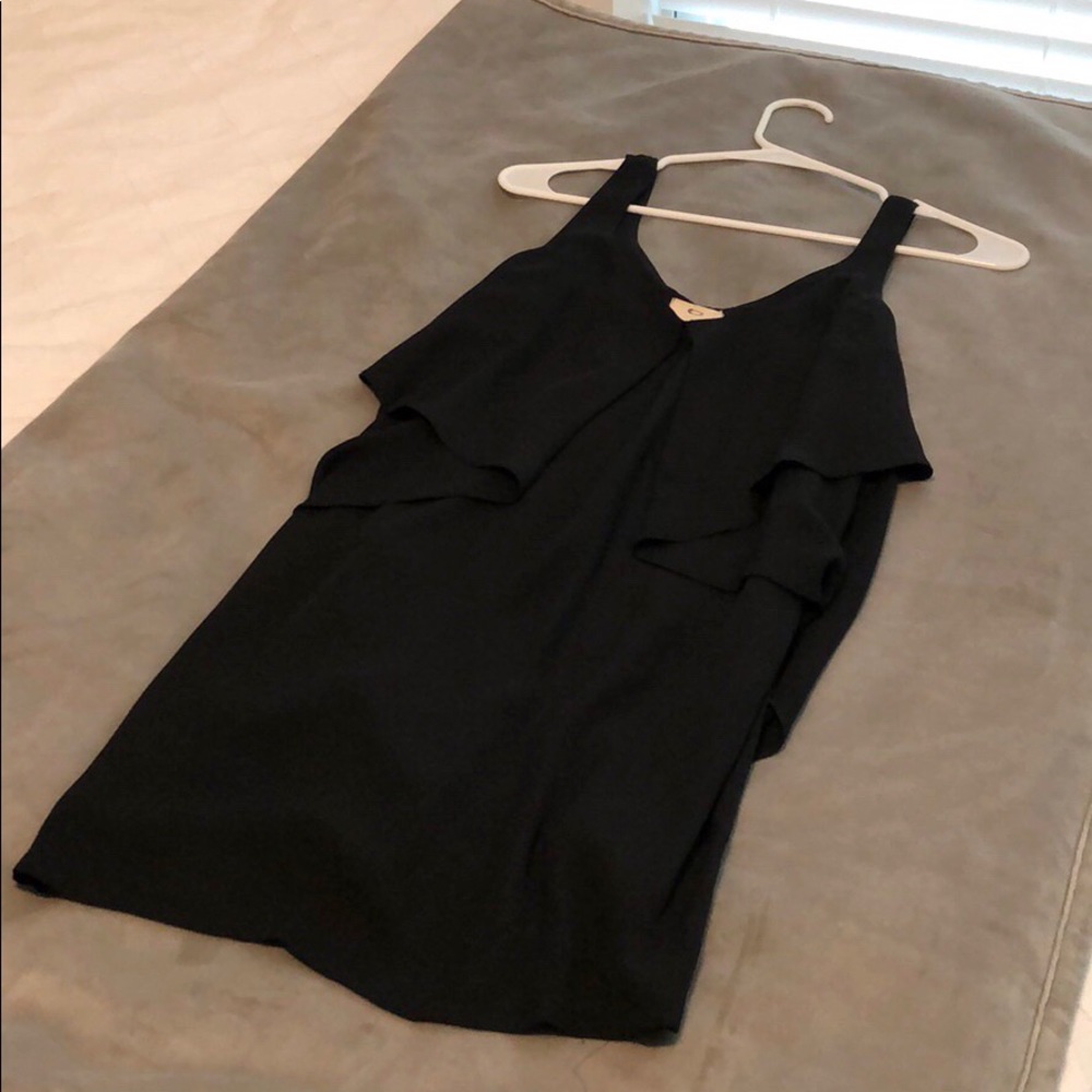 ~like new~ black layered flowy dress!